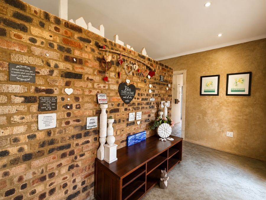 5 Bedroom Property for Sale in Viljoenskroon Rural Free State